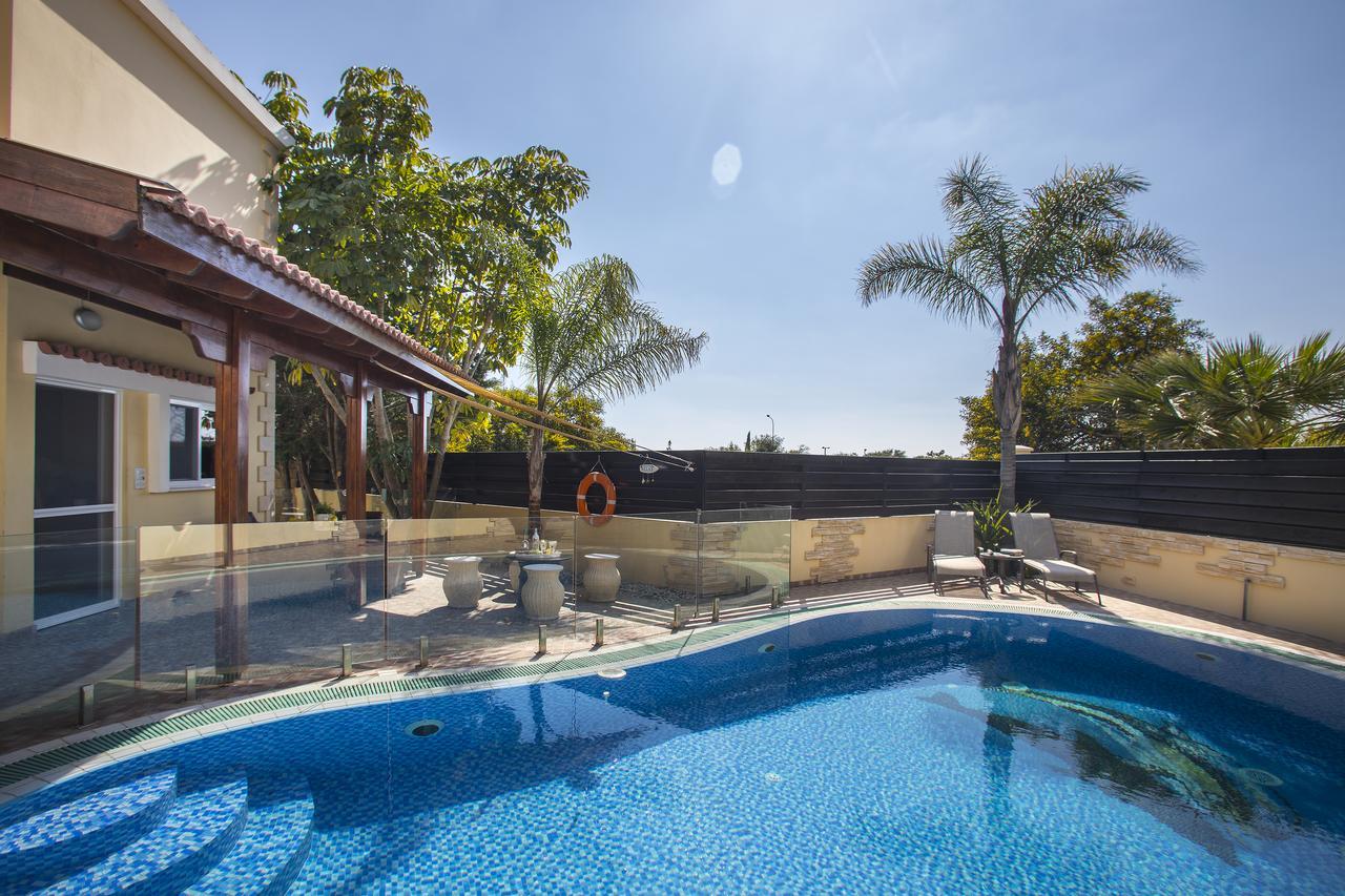 Ayia Napa Tropical Beach Villa エクステリア 写真