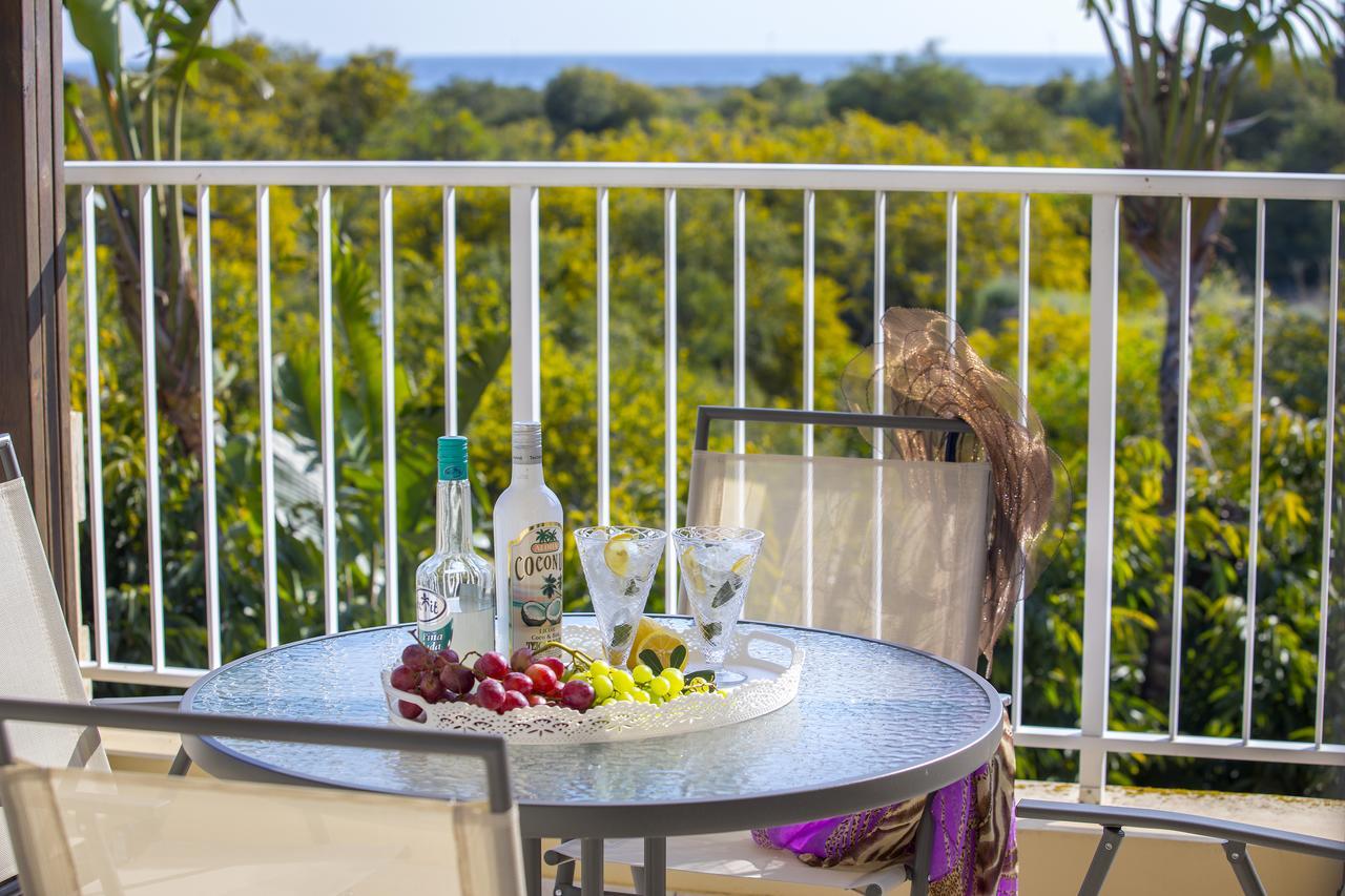 Ayia Napa Tropical Beach Villa エクステリア 写真
