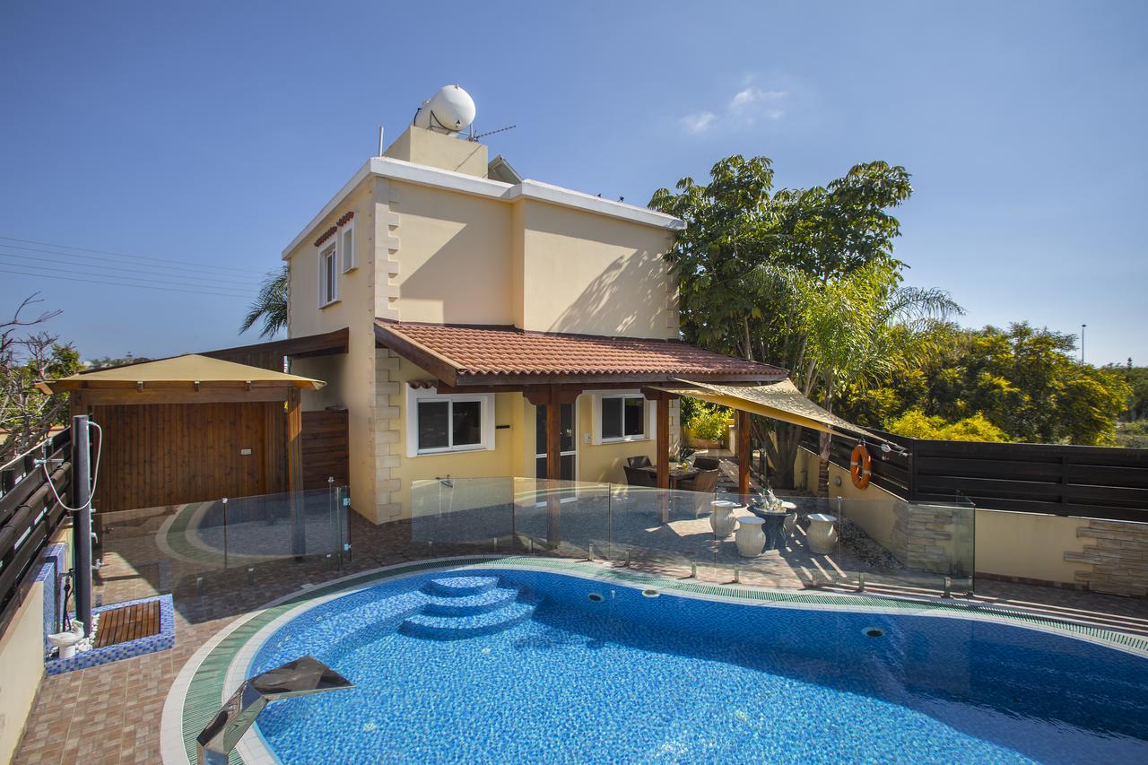 Ayia Napa Tropical Beach Villa エクステリア 写真